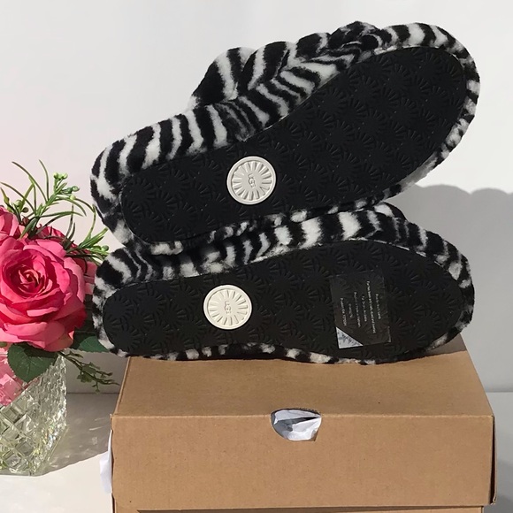 UGG Fluff Yeah Slide Zebra - Picture 9 of 11
